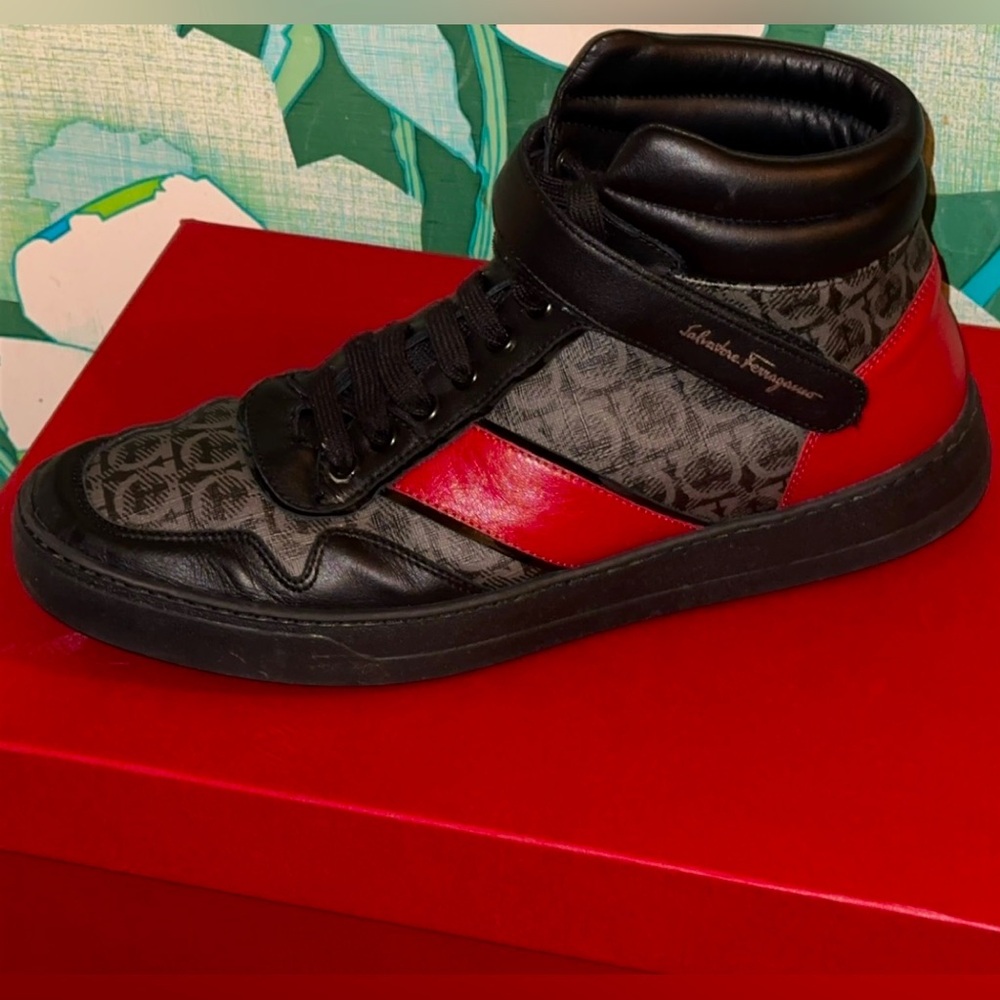 Salvatore Ferragamo
Leather high trainers Sz 11 Black & Red with box &shoe bags